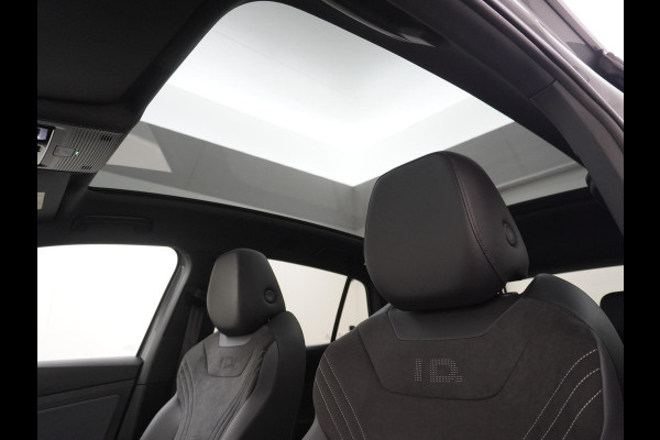 Volkswagen ID.5 Pro Performance 77 kWh Warmtepomp | Comfortplus pakket | Design plus pakket | Infotainmentplus pakket | Style plus pakket | Sportplus pakket | RIJ ASSIST. PAKKET | ERGONOMISCHE STOELEN | TREKHAAK