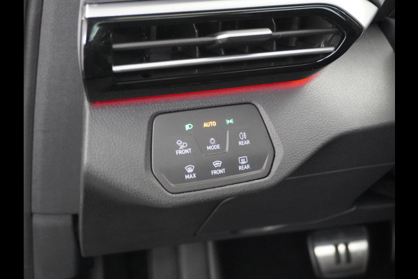 Volkswagen ID.5 Pro Performance 77 kWh Warmtepomp | Comfortplus pakket | Design plus pakket | Infotainmentplus pakket | Style plus pakket | Sportplus pakket | RIJ ASSIST. PAKKET | ERGONOMISCHE STOELEN | TREKHAAK