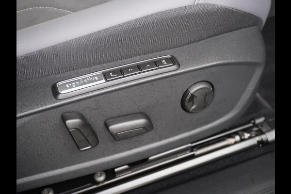 Volkswagen ID.5 Pro Performance 77 kWh Warmtepomp | Comfortplus pakket | Design plus pakket | Infotainmentplus pakket | Style plus pakket | Sportplus pakket | RIJ ASSIST. PAKKET | ERGONOMISCHE STOELEN | TREKHAAK