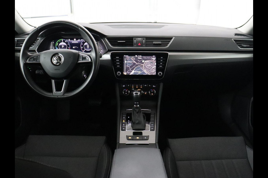 Škoda Superb 1.4 TSI iV Business Edition Plus | Stoelverwarming | Adaptive cruise | Virtual Cockpit | Camera | Carplay | Navigatie | Full LED | PHEV | Plug In