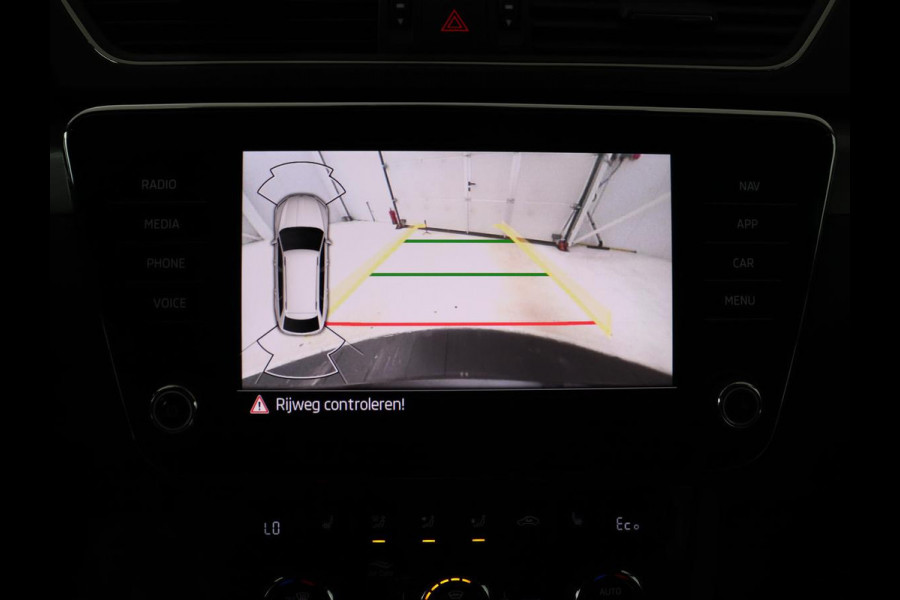 Škoda Superb 1.4 TSI iV Business Edition Plus | Stoelverwarming | Adaptive cruise | Virtual Cockpit | Camera | Carplay | Navigatie | Full LED | PHEV | Plug In