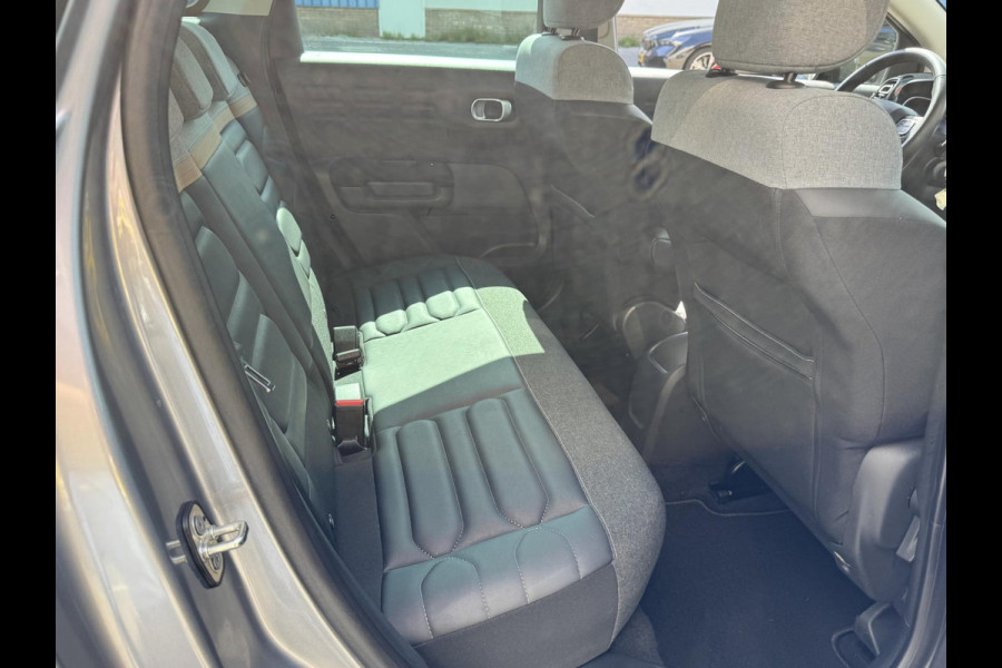 Citroën C3 Aircross 1.2 PureTech SHINE Pack - 24.000 KM - Apple CarPlay/Navigatie I Airco I LED I PDC I Sport velgen I Dealer ond