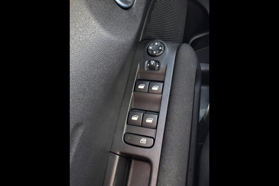 Citroën C3 Aircross 1.2 PureTech SHINE Pack - 24.000 KM - Apple CarPlay/Navigatie I Airco I LED I PDC I Sport velgen I Dealer ond