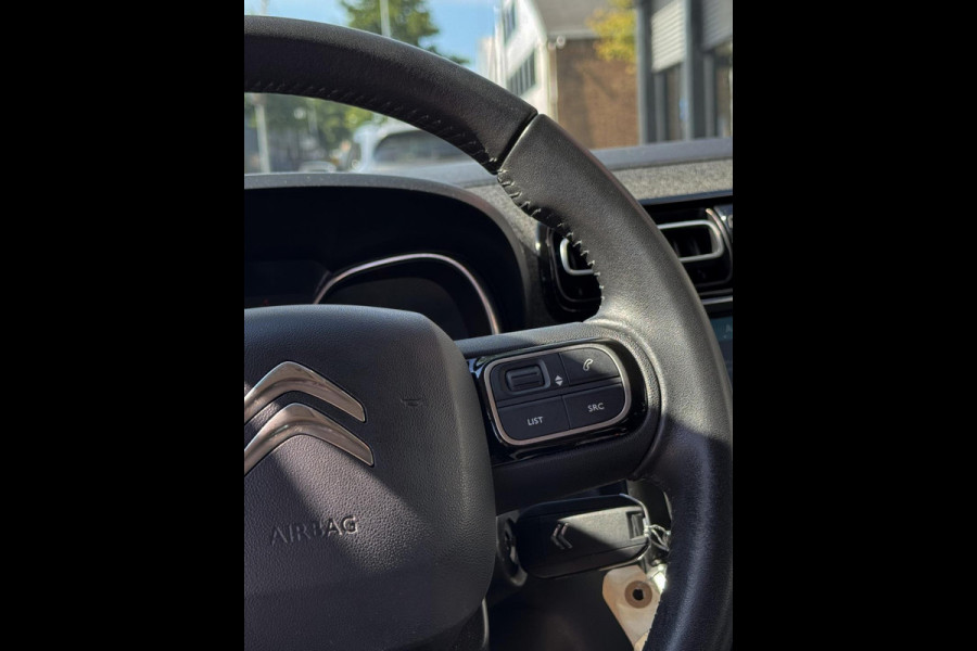 Citroën C3 Aircross 1.2 PureTech SHINE Pack - 24.000 KM - Apple CarPlay/Navigatie I Airco I LED I PDC I Sport velgen I Dealer ond