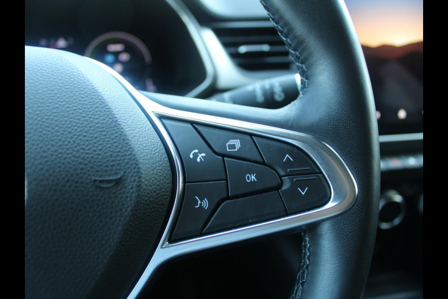Renault Captur 1.6 E-Tech Plug-in Hybrid 160 Intens | NAVIGATIE | ACHTERUITRIJCAMERA |