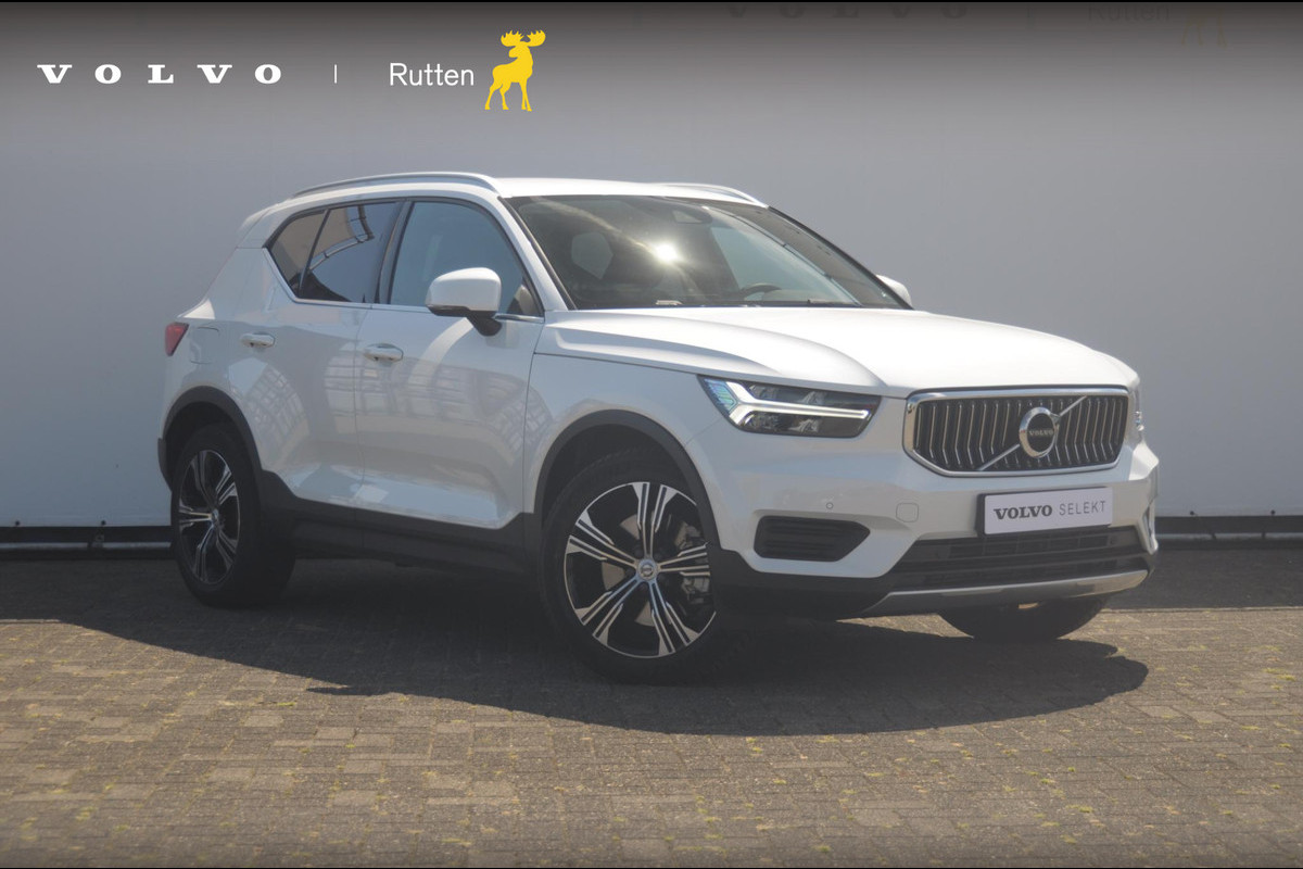 Volvo XC40 1.5 T4 Recharge Inscription / Adaptieve cruise control / BLIS / Lederen Bekleding / Elektrische stoel met geheugen / Parkeersenoren met camera / Elektrische achterklep / Apple carplay