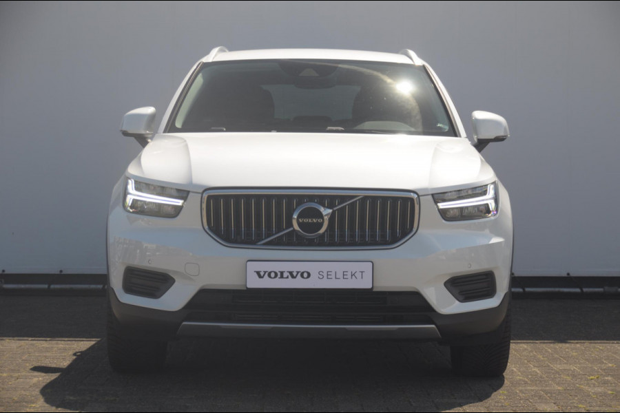 Volvo XC40 1.5 T4 Recharge Inscription / Adaptieve cruise control / BLIS / Lederen Bekleding / Elektrische stoel met geheugen / Parkeersenoren met camera / Elektrische achterklep / Apple carplay