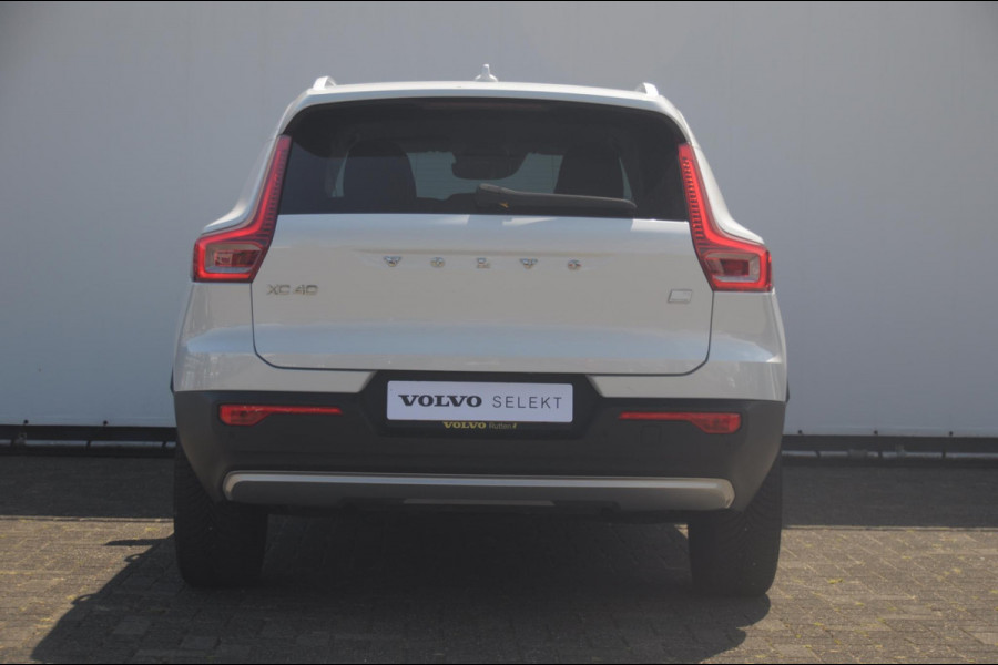 Volvo XC40 1.5 T4 Recharge Inscription / Adaptieve cruise control / BLIS / Lederen Bekleding / Elektrische stoel met geheugen / Parkeersenoren met camera / Elektrische achterklep / Apple carplay