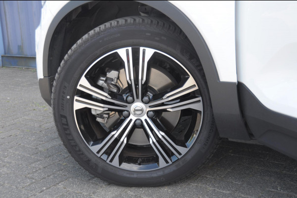 Volvo XC40 1.5 T4 Recharge Inscription / Adaptieve cruise control / BLIS / Lederen Bekleding / Elektrische stoel met geheugen / Parkeersenoren met camera / Elektrische achterklep / Apple carplay