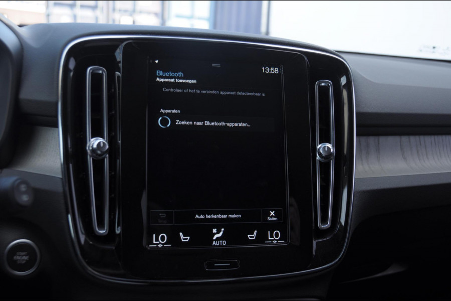 Volvo XC40 1.5 T4 Recharge Inscription / Adaptieve cruise control / BLIS / Lederen Bekleding / Elektrische stoel met geheugen / Parkeersenoren met camera / Elektrische achterklep / Apple carplay
