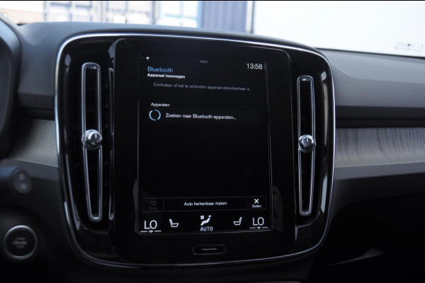 Volvo XC40 1.5 T4 Recharge Inscription / Adaptieve cruise control / BLIS / Lederen Bekleding / Elektrische stoel met geheugen / Parkeersenoren met camera / Elektrische achterklep / Apple carplay