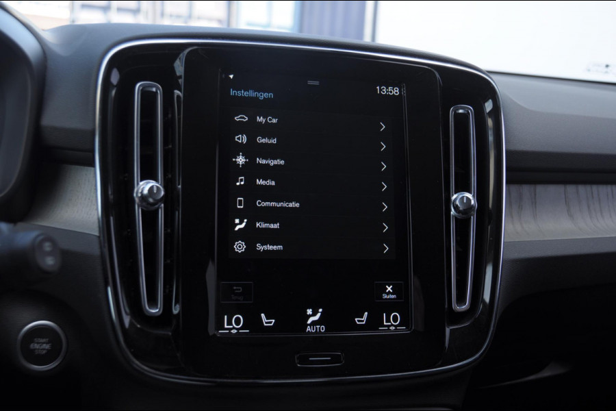 Volvo XC40 1.5 T4 Recharge Inscription / Adaptieve cruise control / BLIS / Lederen Bekleding / Elektrische stoel met geheugen / Parkeersenoren met camera / Elektrische achterklep / Apple carplay