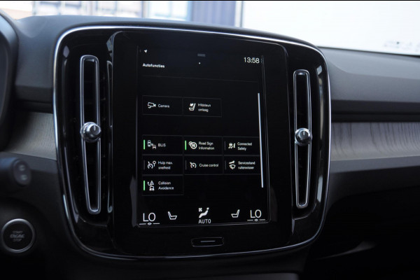Volvo XC40 1.5 T4 Recharge Inscription / Adaptieve cruise control / BLIS / Lederen Bekleding / Elektrische stoel met geheugen / Parkeersenoren met camera / Elektrische achterklep / Apple carplay
