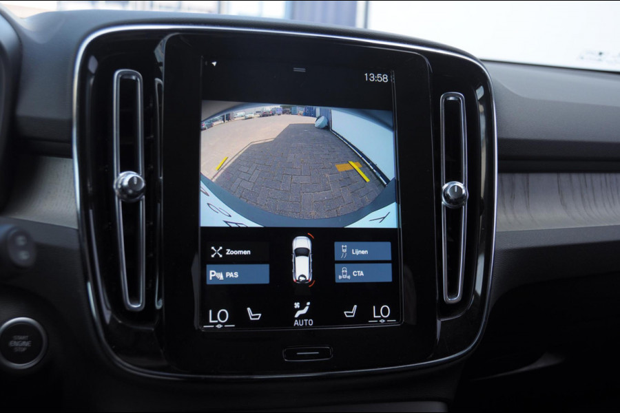 Volvo XC40 1.5 T4 Recharge Inscription / Adaptieve cruise control / BLIS / Lederen Bekleding / Elektrische stoel met geheugen / Parkeersenoren met camera / Elektrische achterklep / Apple carplay
