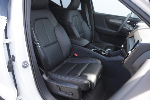Volvo XC40 1.5 T4 Recharge Inscription / Adaptieve cruise control / BLIS / Lederen Bekleding / Elektrische stoel met geheugen / Parkeersenoren met camera / Elektrische achterklep / Apple carplay