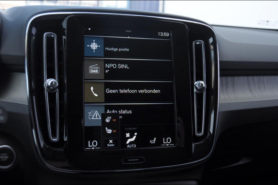 Volvo XC40 1.5 T4 Recharge Inscription / Adaptieve cruise control / BLIS / Lederen Bekleding / Elektrische stoel met geheugen / Parkeersenoren met camera / Elektrische achterklep / Apple carplay