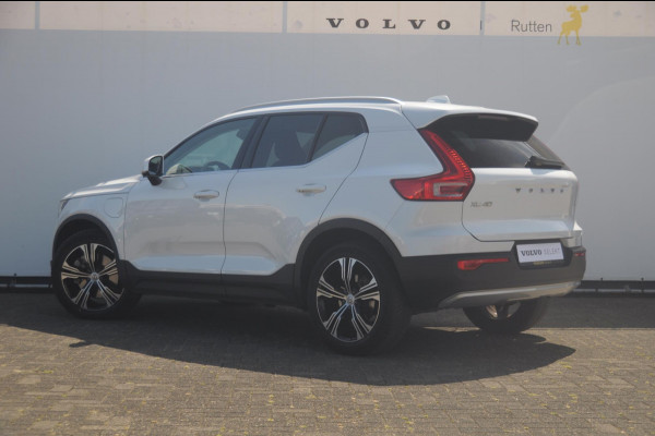 Volvo XC40 1.5 T4 Recharge Inscription / Adaptieve cruise control / BLIS / Lederen Bekleding / Elektrische stoel met geheugen / Parkeersenoren met camera / Elektrische achterklep / Apple carplay