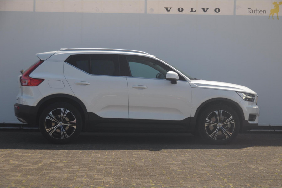 Volvo XC40 1.5 T4 Recharge Inscription / Adaptieve cruise control / BLIS / Lederen Bekleding / Elektrische stoel met geheugen / Parkeersenoren met camera / Elektrische achterklep / Apple carplay