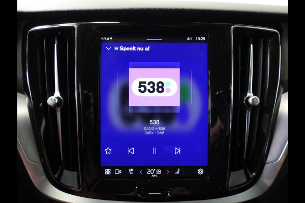 Volvo V60 2.0 T6 Plug-in Hybrid AWD Core Bright NAVI/CAMERA/TREKHAAK/LED/18"LMV!