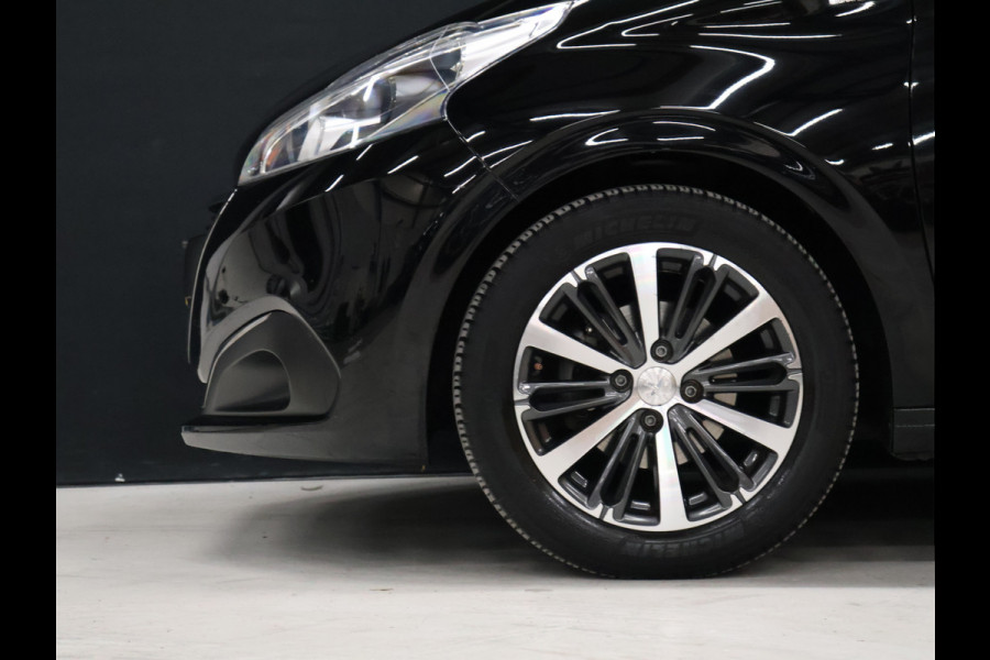 Peugeot 208 1.2 PureTech Allure [APPLE CARPLAY, ANDROID AUTO, CRUISE CONTROL, BLUETOOTH VERBINDING, AUTOMATISCHE AIRCO, GETINT GLAS, NIEUWSTAAT]