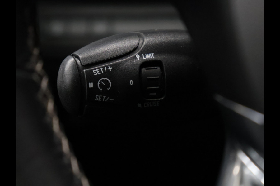 Peugeot 208 1.2 PureTech Allure [APPLE CARPLAY, ANDROID AUTO, CRUISE CONTROL, BLUETOOTH VERBINDING, AUTOMATISCHE AIRCO, GETINT GLAS, NIEUWSTAAT]