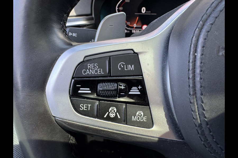 BMW 5 Serie Touring 540d xDrive High Executive M-Sport | Panoramadak | Camera | Head-Up Display | 20 Inch Lichtmetalen Velgen |