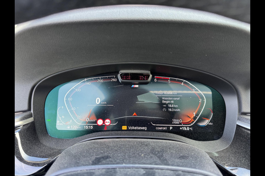 BMW 5 Serie Touring 540d xDrive High Executive M-Sport | Panoramadak | Camera | Head-Up Display | 20 Inch Lichtmetalen Velgen |