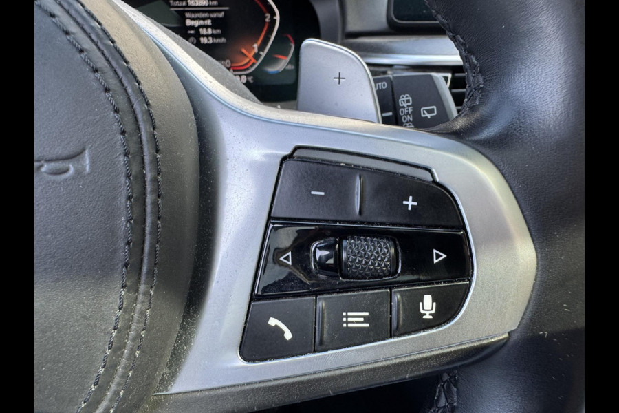 BMW 5 Serie Touring 540d xDrive High Executive M-Sport | Panoramadak | Camera | Head-Up Display | 20 Inch Lichtmetalen Velgen |
