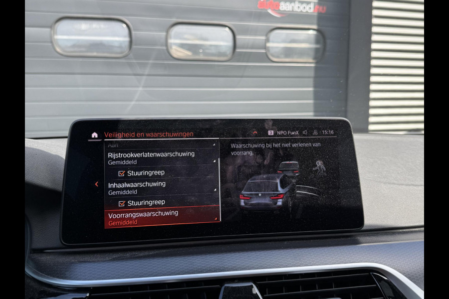 BMW 5 Serie Touring 540d xDrive High Executive M-Sport | Panoramadak | Camera | Head-Up Display | 20 Inch Lichtmetalen Velgen |