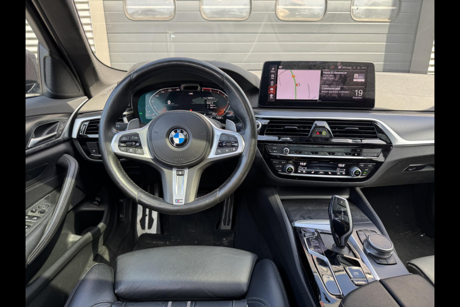 BMW 5 Serie Touring 540d xDrive High Executive M-Sport | Panoramadak | Camera | Head-Up Display | 20 Inch Lichtmetalen Velgen |