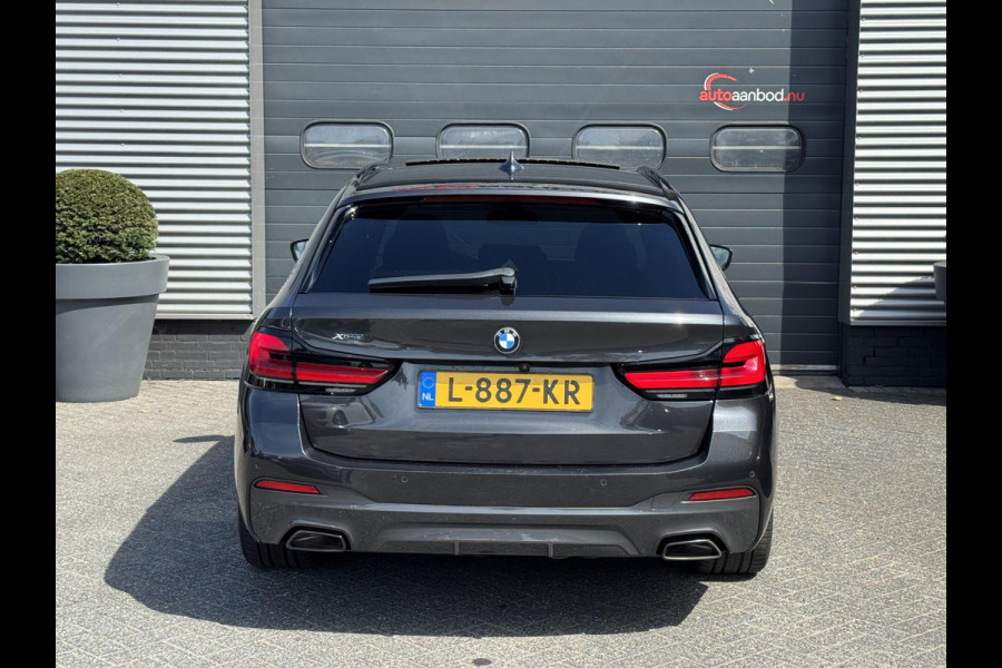 BMW 5 Serie Touring 540d xDrive High Executive M-Sport | Panoramadak | Camera | Head-Up Display | 20 Inch Lichtmetalen Velgen |