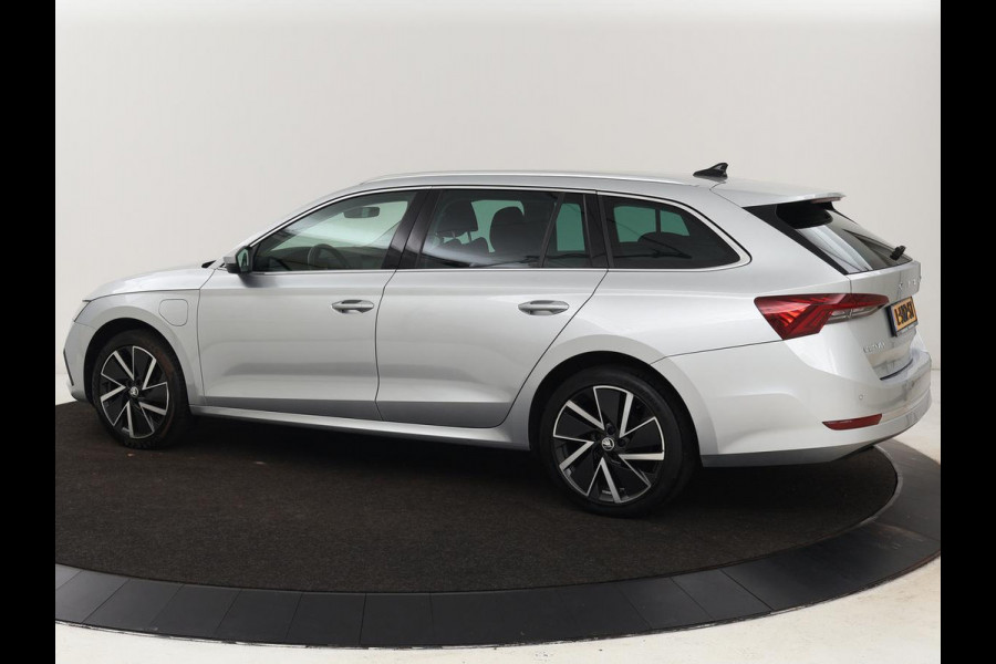 Škoda Octavia 1.4 TSI iV Business Edition | Camera | Sfeerverlichting | Carplay | Navigatie | Digital Cockpit | Full LED | Cruise control | DAB | Climate control | PHEV | Plug In