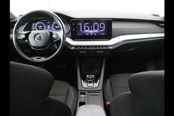 Škoda Octavia 1.4 TSI iV Business Edition | Camera | Sfeerverlichting | Carplay | Navigatie | Digital Cockpit | Full LED | Cruise control | DAB | Climate control | PHEV | Plug In