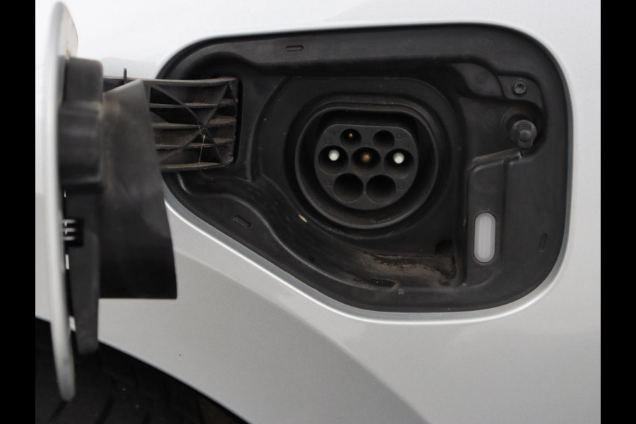 Škoda Octavia 1.4 TSI iV Business Edition | Camera | Sfeerverlichting | Carplay | Navigatie | Digital Cockpit | Full LED | Cruise control | DAB | Climate control | PHEV | Plug In