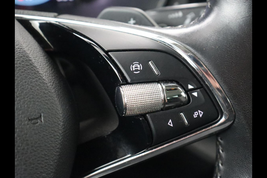 Škoda Octavia 1.4 TSI iV Business Edition | Camera | Sfeerverlichting | Carplay | Navigatie | Digital Cockpit | Full LED | Cruise control | DAB | Climate control | PHEV | Plug In