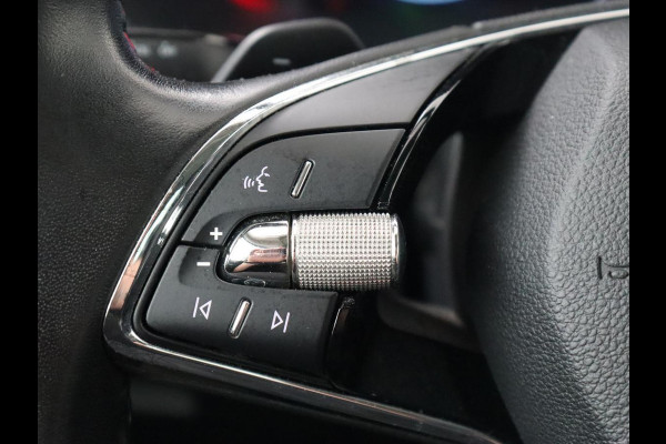 Škoda Octavia 1.4 TSI iV Business Edition | Camera | Sfeerverlichting | Carplay | Navigatie | Digital Cockpit | Full LED | Cruise control | DAB | Climate control | PHEV | Plug In