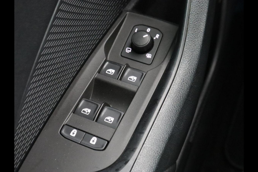 Škoda Octavia 1.4 TSI iV Business Edition | Camera | Sfeerverlichting | Carplay | Navigatie | Digital Cockpit | Full LED | Cruise control | DAB | Climate control | PHEV | Plug In