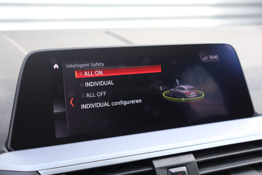 BMW X3 xDrive30e eDrive Edition Trekhaak / 360 camera / Head-up / Adaptieve cruise /