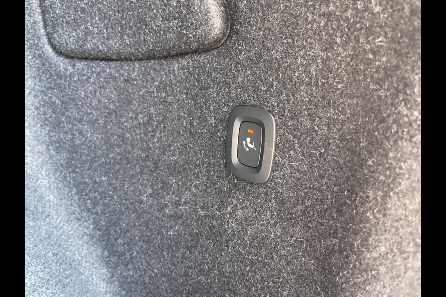 Volvo XC40 1.5 T5 Recharge R-Design Expression | Apple Carplay | Zwenkbare trekhaak | Adaptieve cruise |