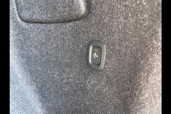 Volvo XC40 1.5 T5 Recharge R-Design Expression | Apple Carplay | Zwenkbare trekhaak | Adaptieve cruise |