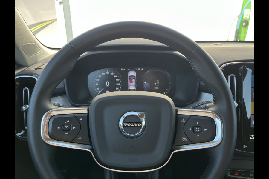 Volvo XC40 1.5 T5 Recharge R-Design Expression | Apple Carplay | Zwenkbare trekhaak | Adaptieve cruise |
