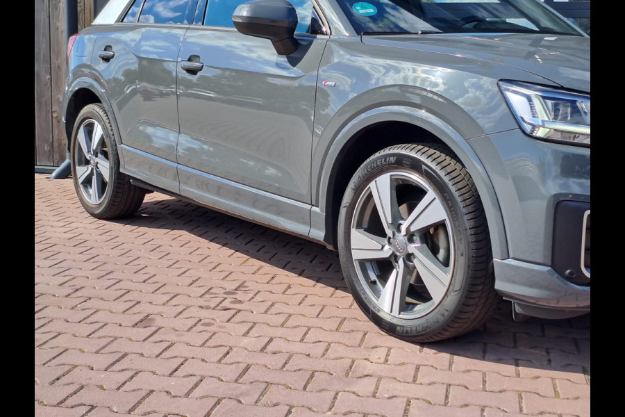 Audi Q2 35 TFSI CoD 150 PK Sport Edition #2 S-line | Navi | Trekhaak | Camera | Stoelverwarming | PDC |
