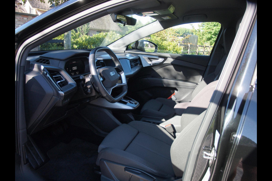 Audi Q4 e-tron 40 Advanced edition 77 kWh | Apple Carplay | Black Optic | Parkeersensoren | Navi |