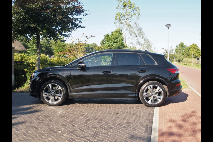 Audi Q4 e-tron 40 Advanced edition 77 kWh | Apple Carplay | Black Optic | Parkeersensoren | Navi |