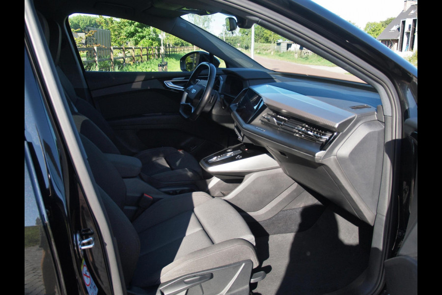 Audi Q4 e-tron 40 Advanced edition 77 kWh | Apple Carplay | Black Optic | Parkeersensoren | Navi |