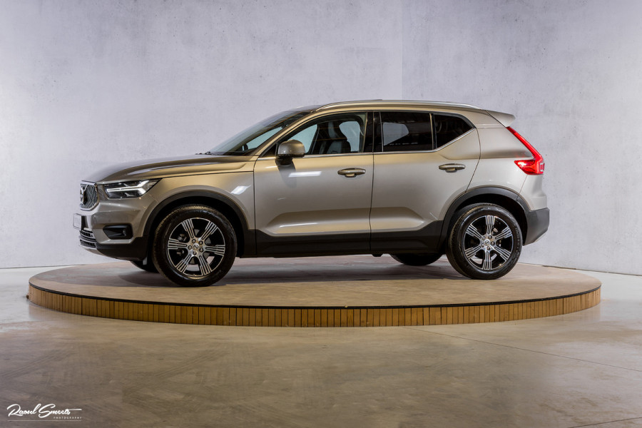 Volvo XC40 1.5 T3 Inscription | Adaptieve cruise | Panorama dak | Zwenkbare trekhaak | Harman Kardon |