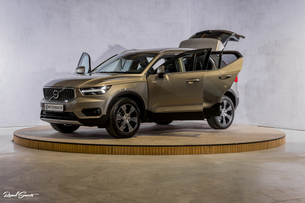 Volvo XC40 1.5 T3 Inscription | Adaptieve cruise | Panorama dak | Zwenkbare trekhaak | Harman Kardon |