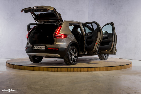 Volvo XC40 1.5 T3 Inscription | Adaptieve cruise | Panorama dak | Zwenkbare trekhaak | Harman Kardon |