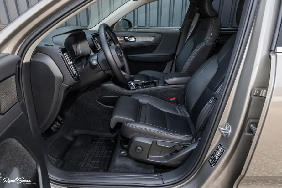 Volvo XC40 1.5 T3 Inscription | Adaptieve cruise | Panorama dak | Zwenkbare trekhaak | Harman Kardon |