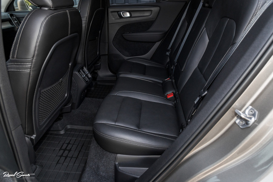 Volvo XC40 1.5 T3 Inscription | Adaptieve cruise | Panorama dak | Zwenkbare trekhaak | Harman Kardon |